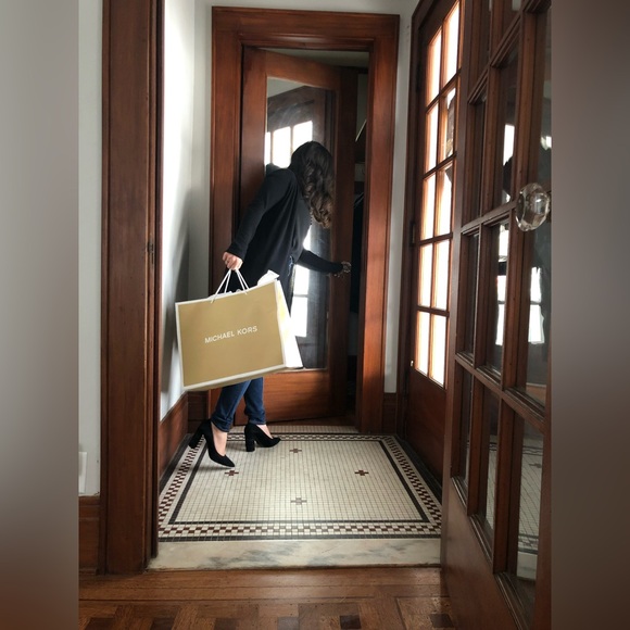 Hey, Iβm Kay! π¦πͺ©β€οΈπ€ π₯³π©π»βπΌππ»π¦ - Picture 3 of 9